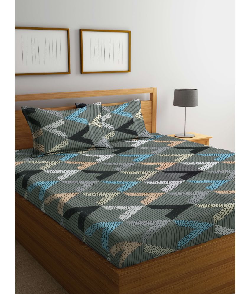     			Klotthe Poly Cotton Geometric 1 Double Bedsheet with 2 Pillow Covers - Multicolor