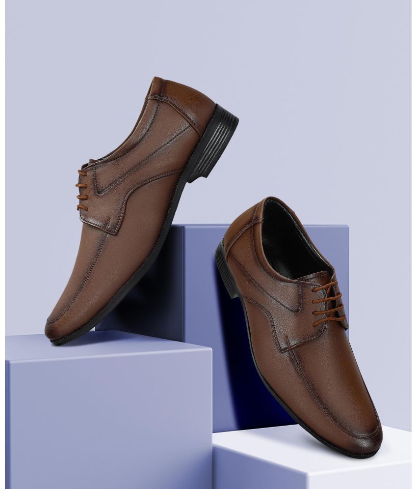     			Paragon Tan Men's Derby Formal Shoes