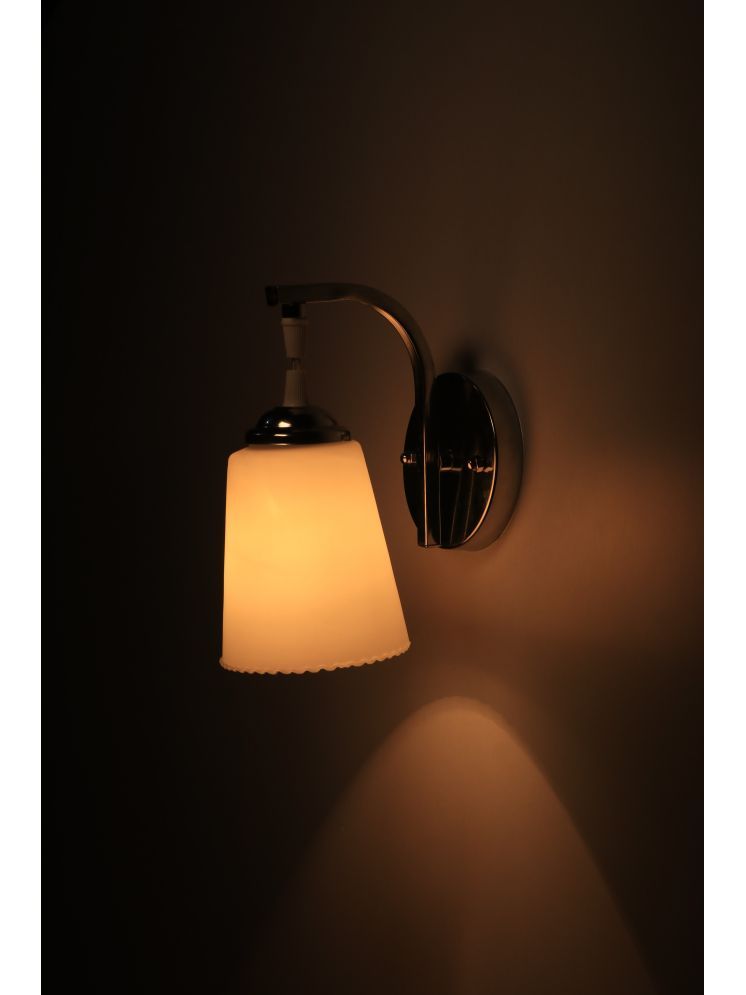     			VAGalleryKing White Down Light Wall Lamp ( Pack of 1 )