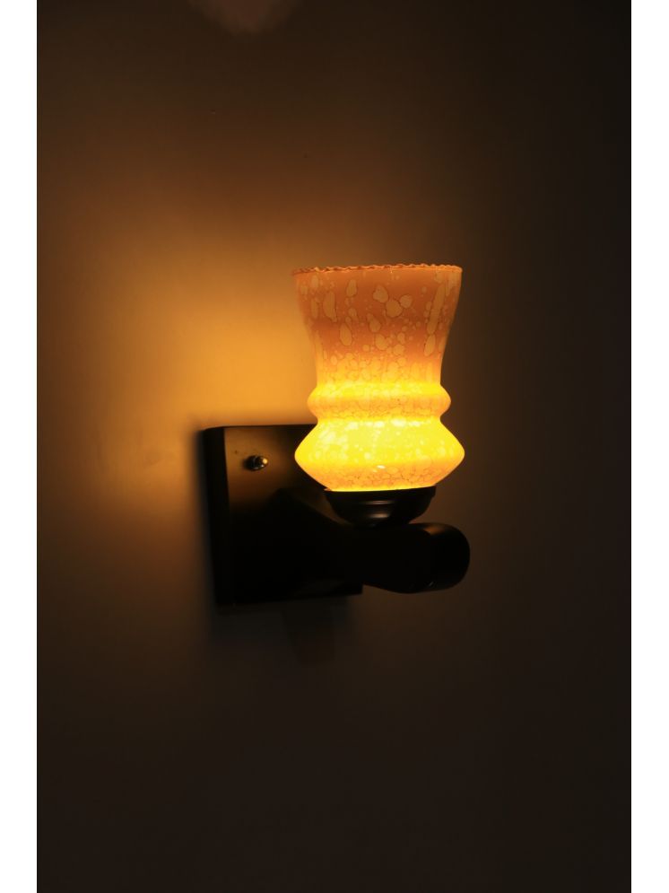     			VAGalleryKing Yellow Up Light Wall Lamp ( Pack of 1 )