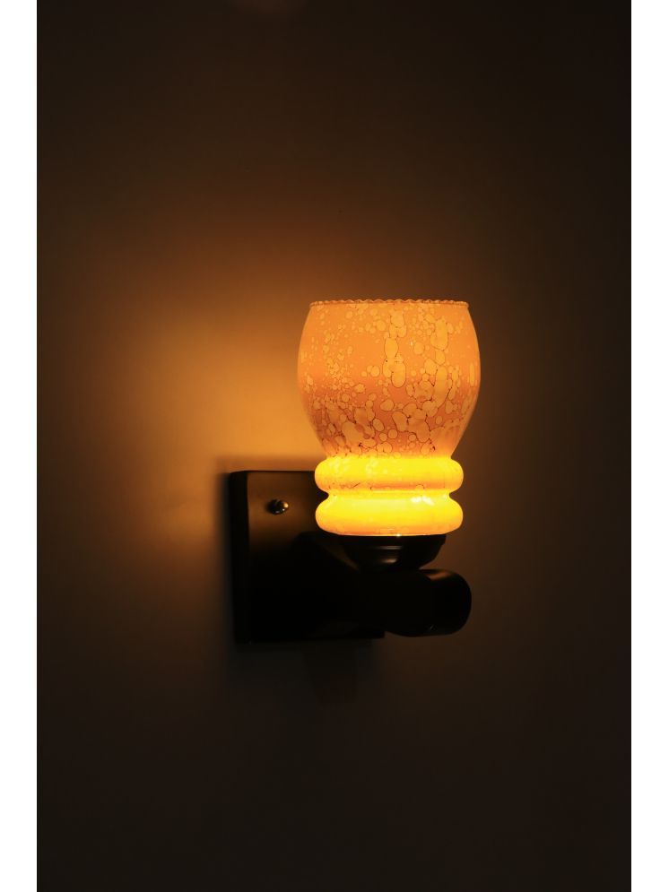     			VAGalleryKing Yellow Up Light Wall Lamp ( Pack of 1 )