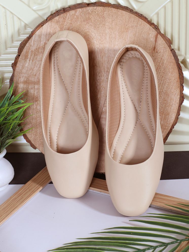     			Carrito Cream Women's Formal Ballerinas