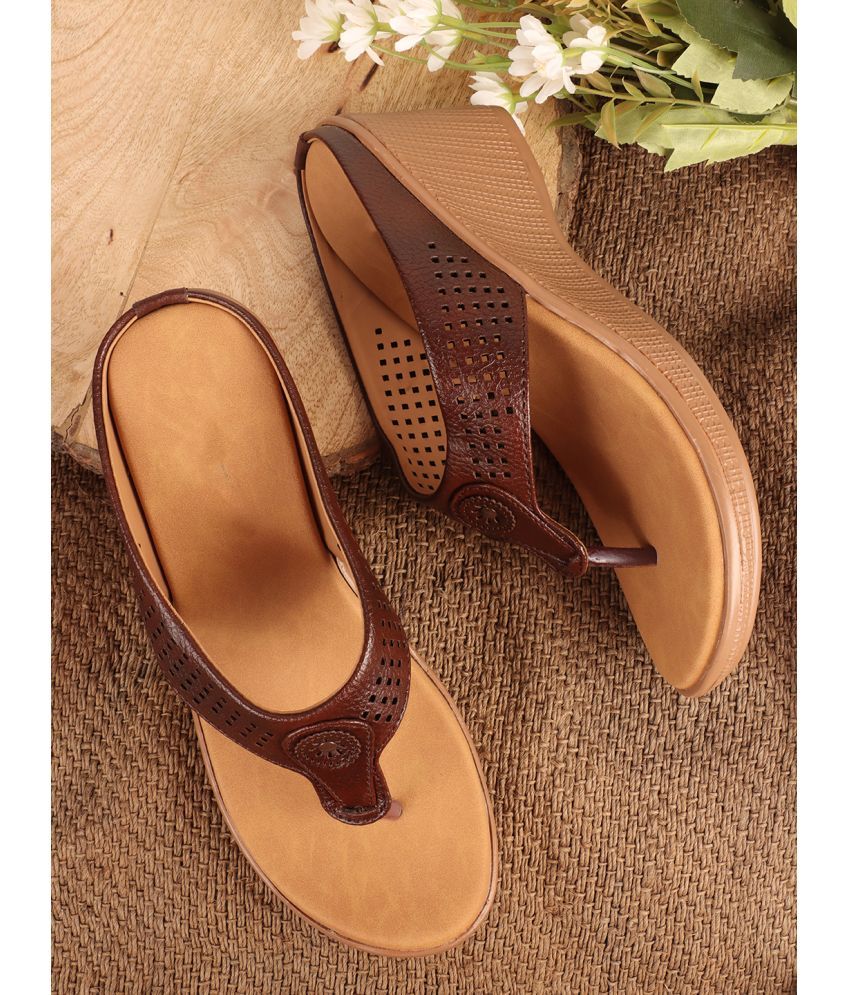     			Carrito Brown Women's Slip On Heels