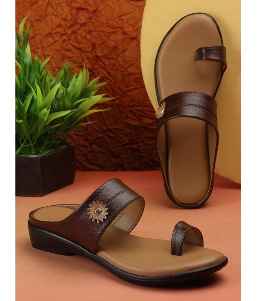     			Carrito Brown Women's Flats