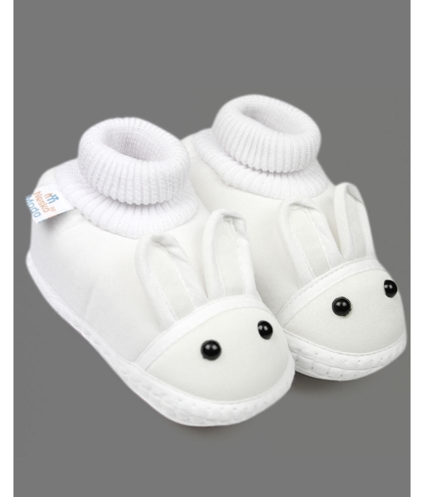     			Neska Moda - White Booties For Baby Boy & Baby Girl 6-12 Months ( Pack of 1 )