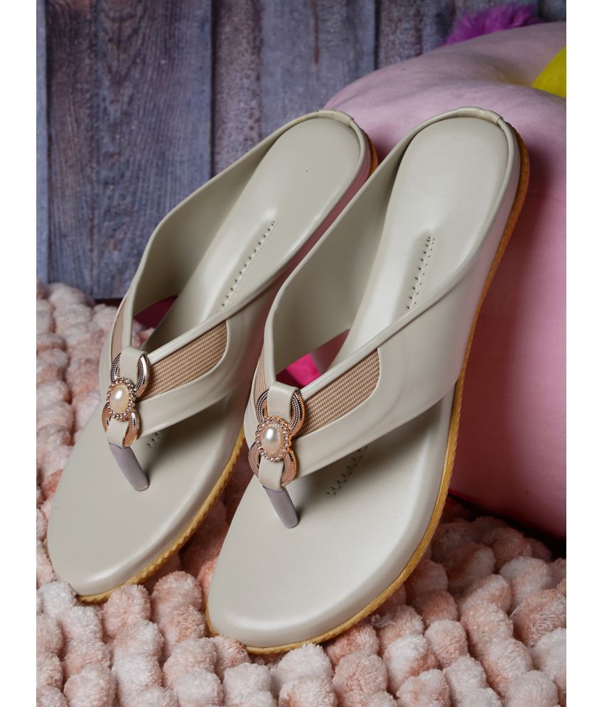     			Carrito Cream Women's Flats