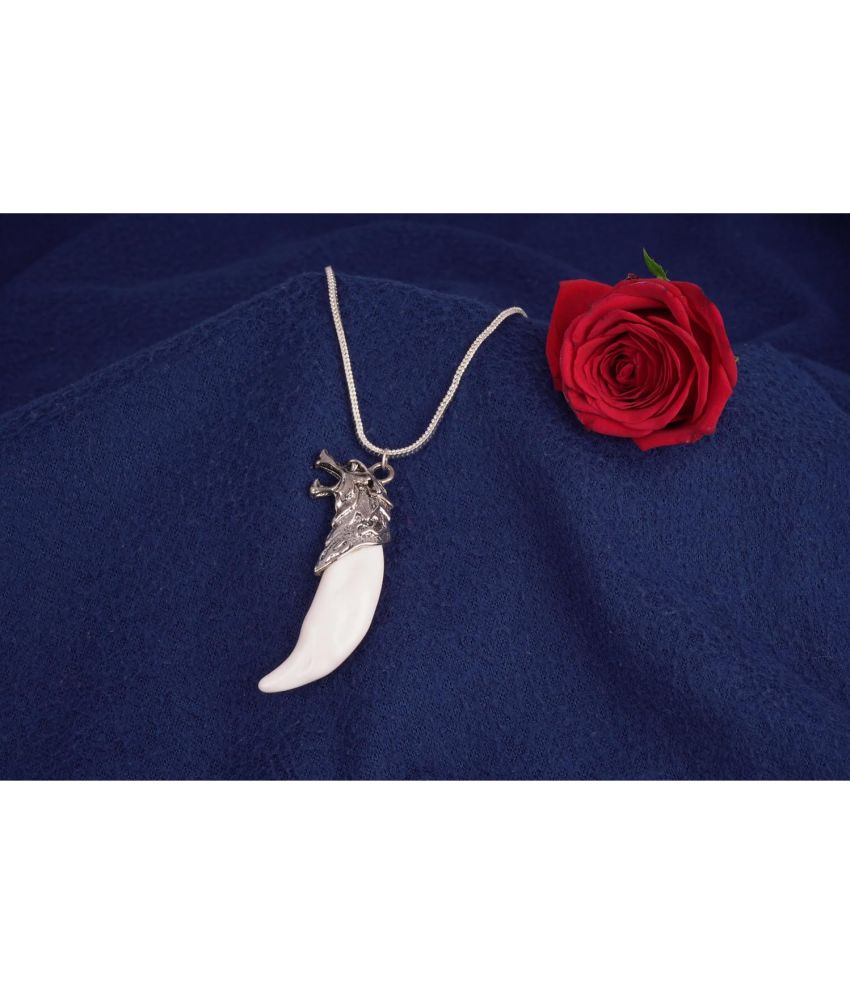     			Silver plated Wolf Head Tooth Pendant Necklace chain for Men & Boy(White)