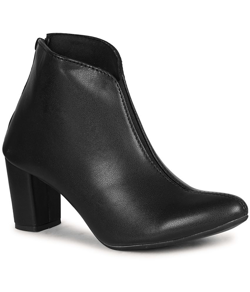     			Ishransh Black Women's Ankle Length Boots