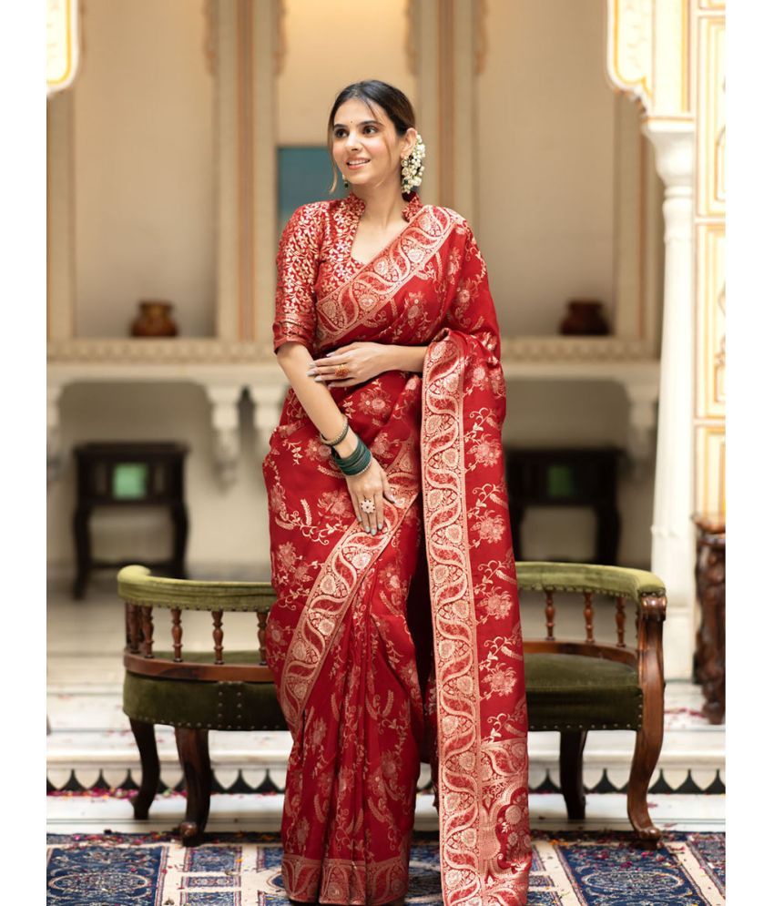     			KOMAL NX Pack of 1 Silk Blend Applique Saree With Blouse Piece ( Red )