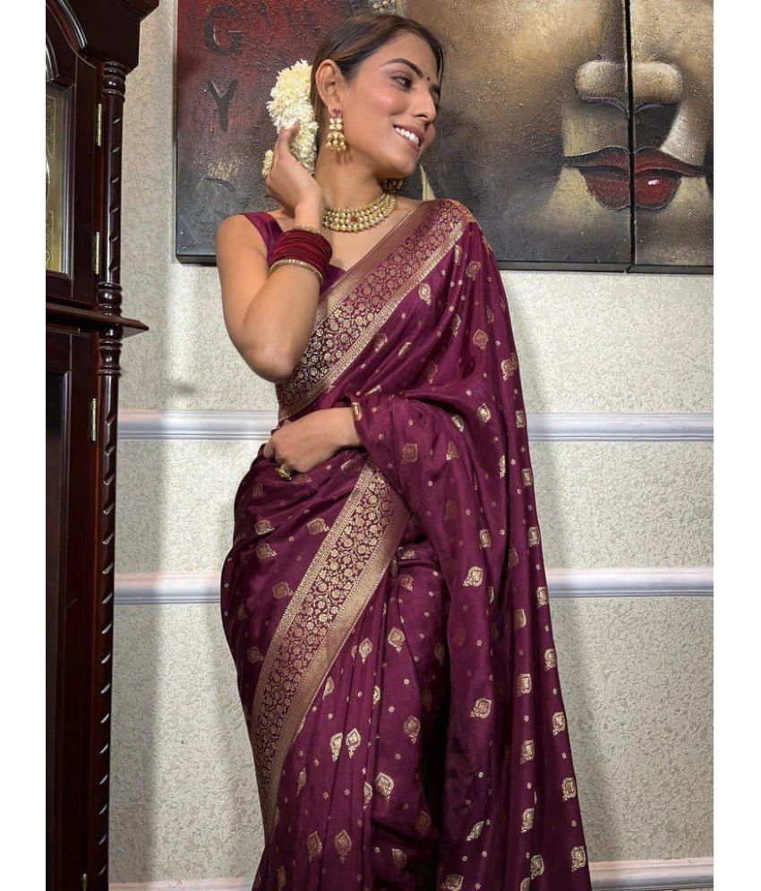     			Pheasant Pack of 1 Jacquard Woven Saree With Blouse Piece ( Purple )