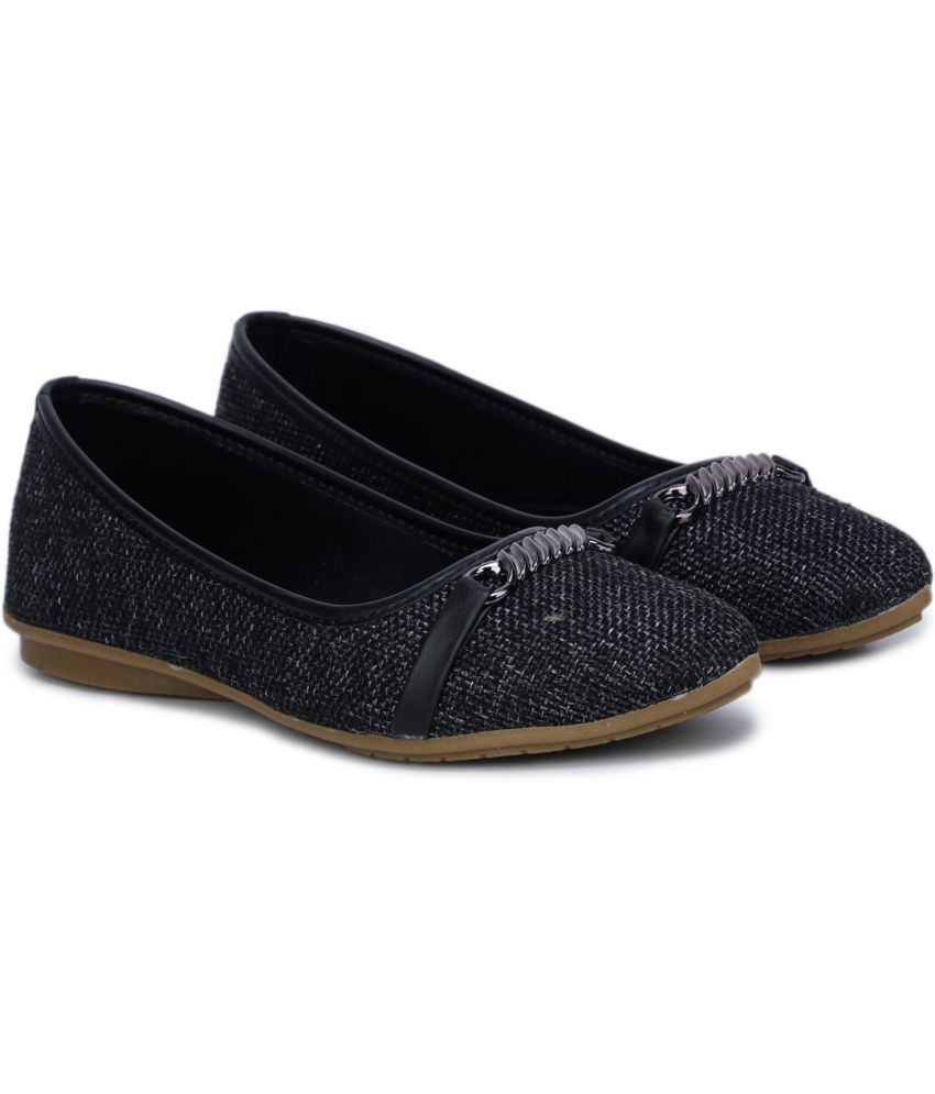     			Moonwalk Black Women's Casual Ballerinas