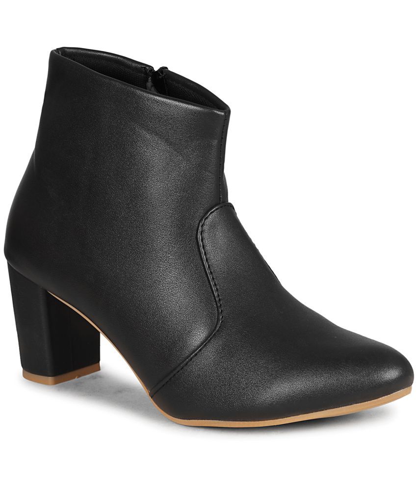     			Commander Shoes Black Women's Ankle Length Boots