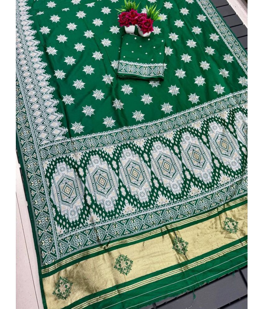     			KV Fashion Jacquard Embellished Saree With Blouse Piece ( Green , Pack of 1 )