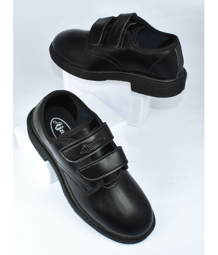     			Ajanta - Black Boy's School Shoes ( 1 Pair )