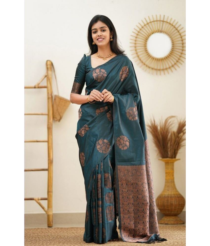     			Vastukala Silk Solid Saree With Blouse Piece ( Light Blue , Pack of 1 )