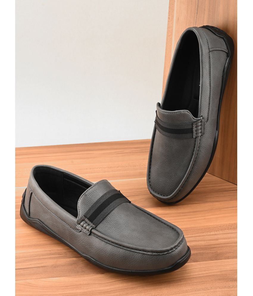     			Fentacia Light Grey Men's Slip on