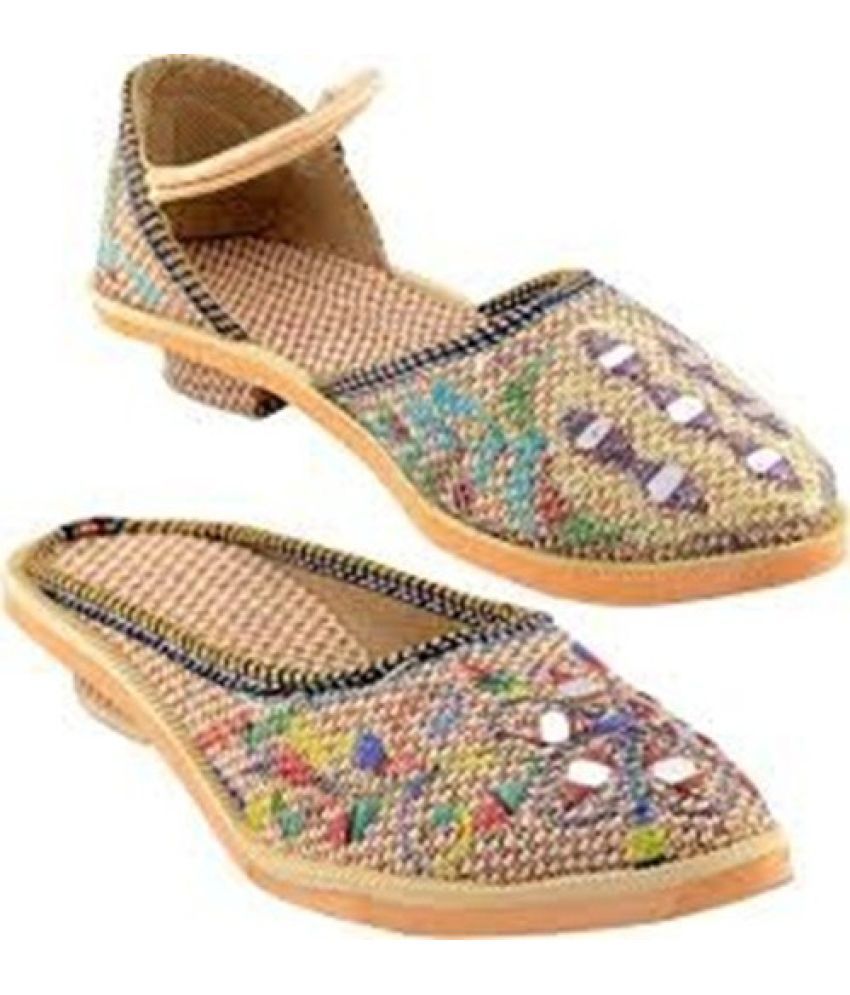     			TAPBSA Multicolor Women's Juttis