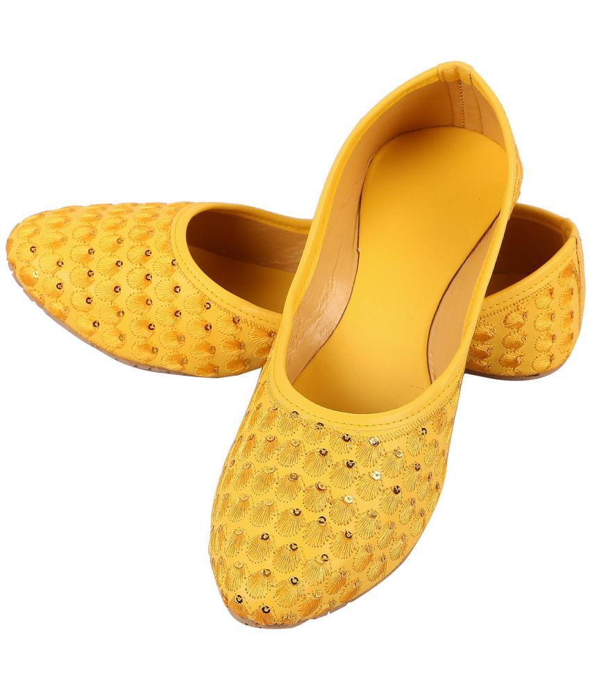     			Anjaneya Creations Yellow Ethnic Footwear