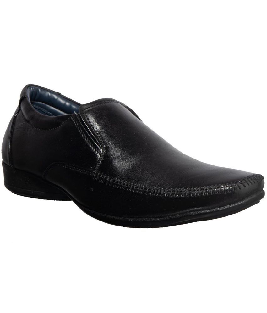     			KHADIM Black Casual Shoes