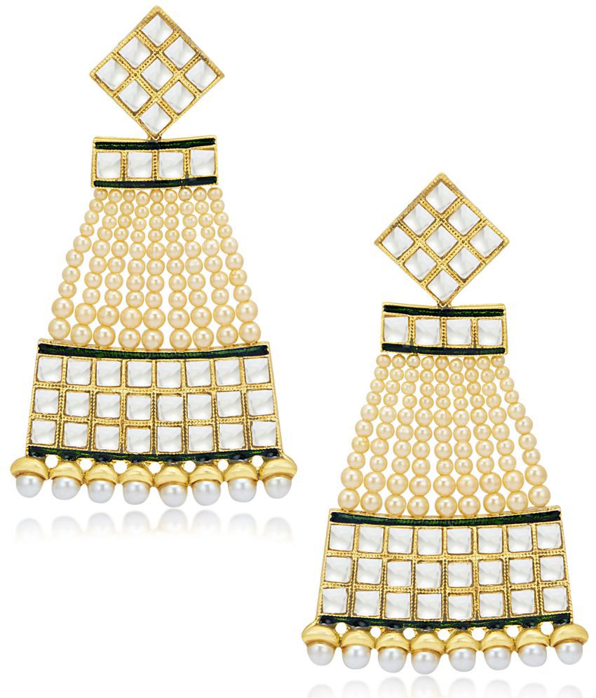     			Sukkhi Alluring Pearl Gold Plated Kundan Chandelier Earring Set for Women