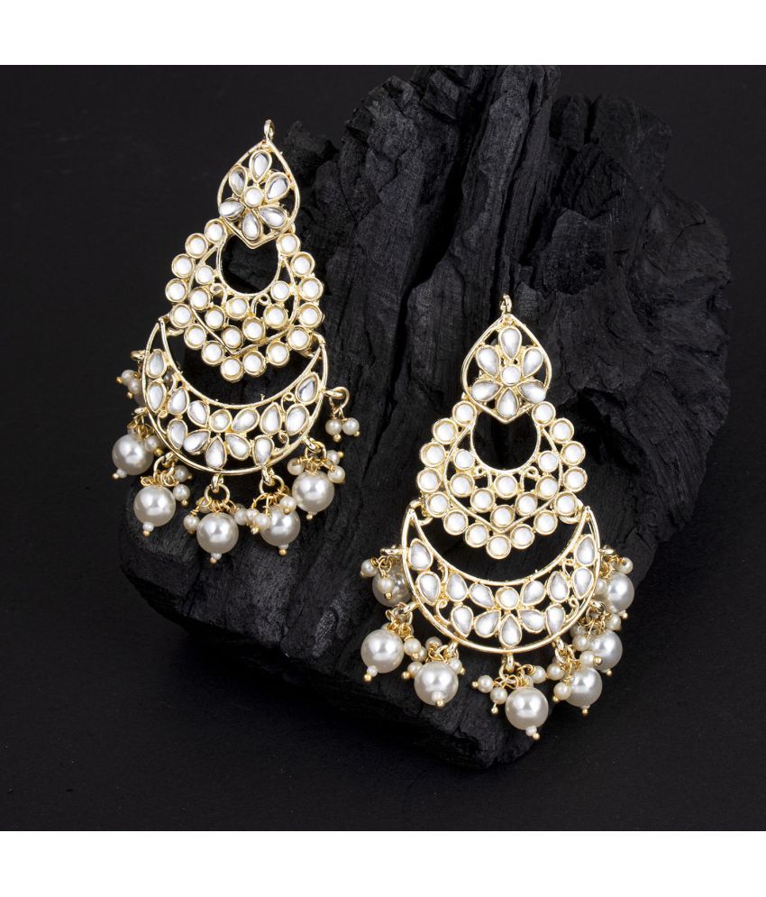     			Sukkhi Alluring Floral Gold Plated Chandelier Earring For Women