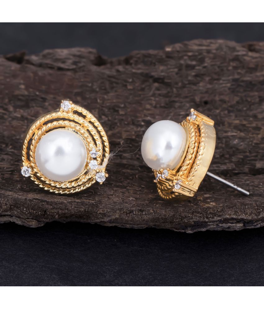     			Sukkhi Glorious Gold Plated Stud Earring For Women