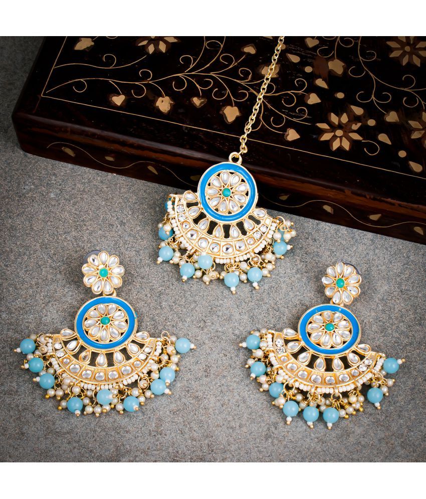     			Sukkhi Gorgeous Sky Blue Gold Plated Meenakari Kundan Chandelier Earring Mangtikka Set For Women