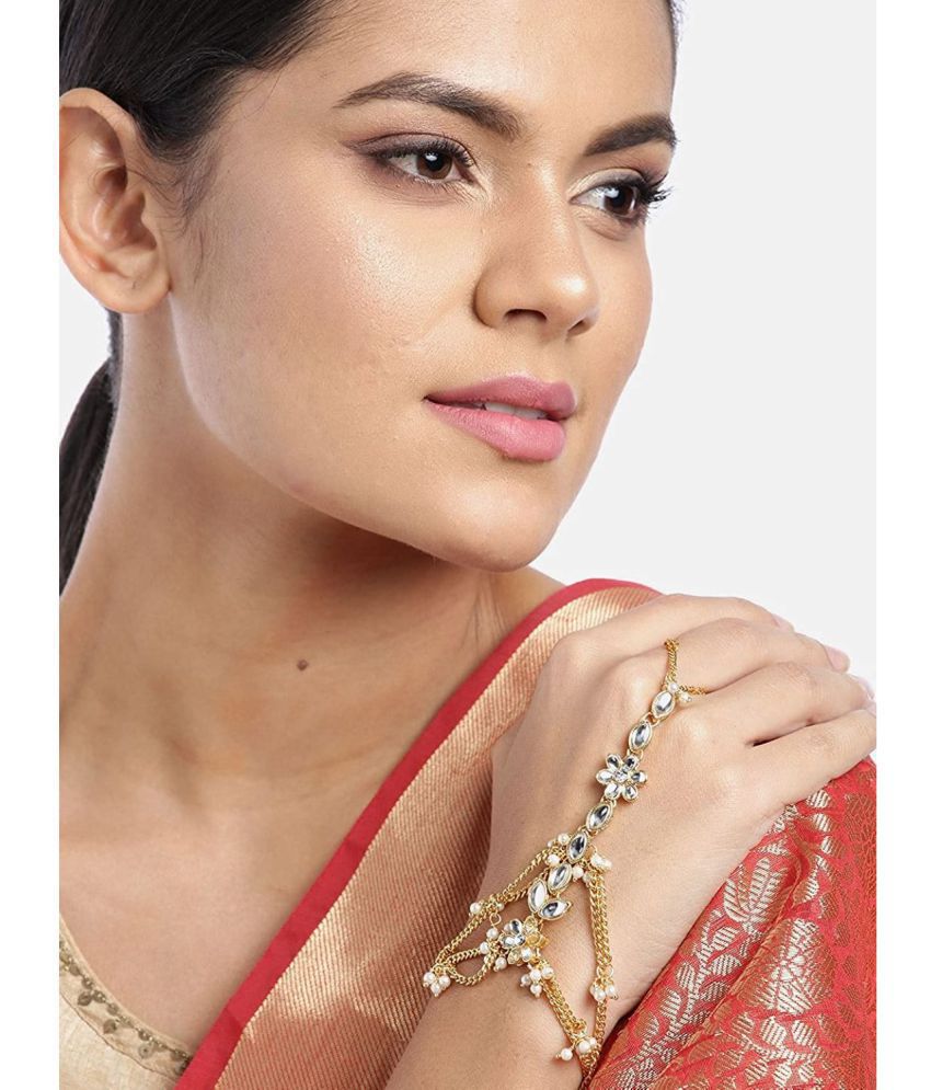     			I Jewels 18k Gold Plated Embellish With Kundan & Pearl Adjustable Haath Phool/Panja Bracelet for Women (PIJ011W) (Pack of 1)