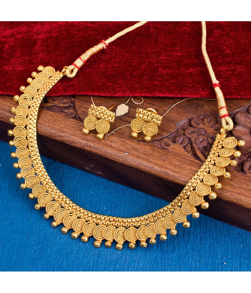     			Sukkhi Brass Golden Traditional Necklaces Set Collar