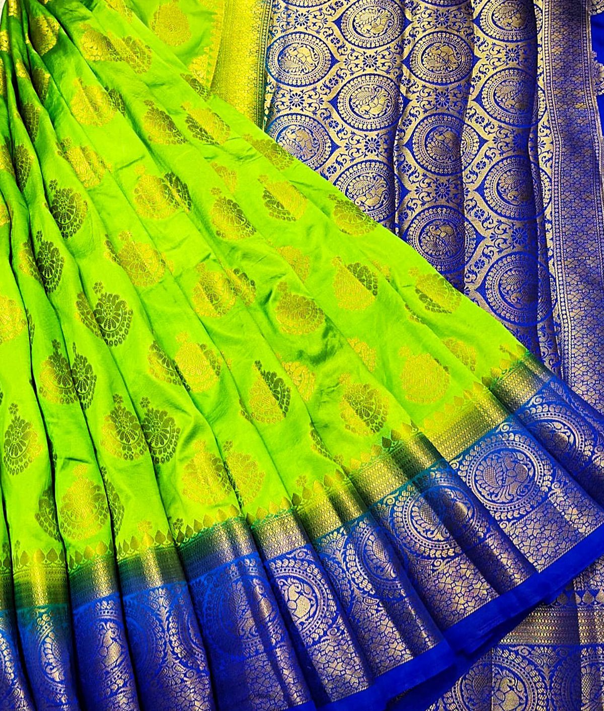     			fab woven - Green Jacquard Saree With Blouse Piece ( Pack of 1 )