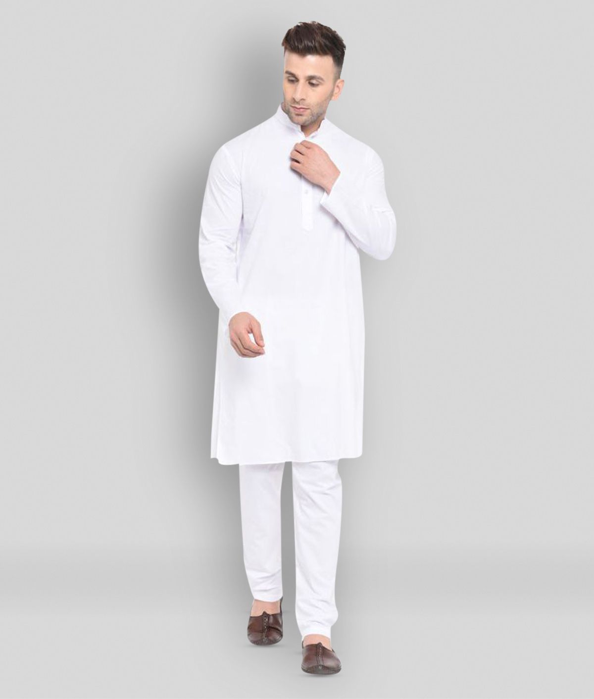     			Hangup - White Rayon Regular Fit Men's Kurta Pyjama Set ( Pack of 1 )