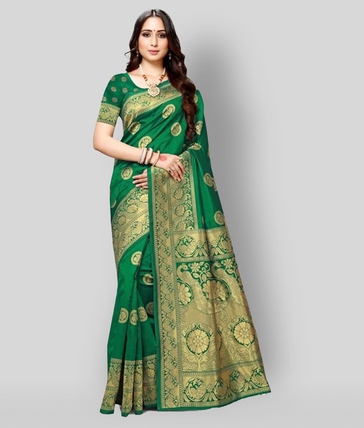     			NENCY FASHION - Green Silk Blend Saree With Blouse Piece (Pack of 1)