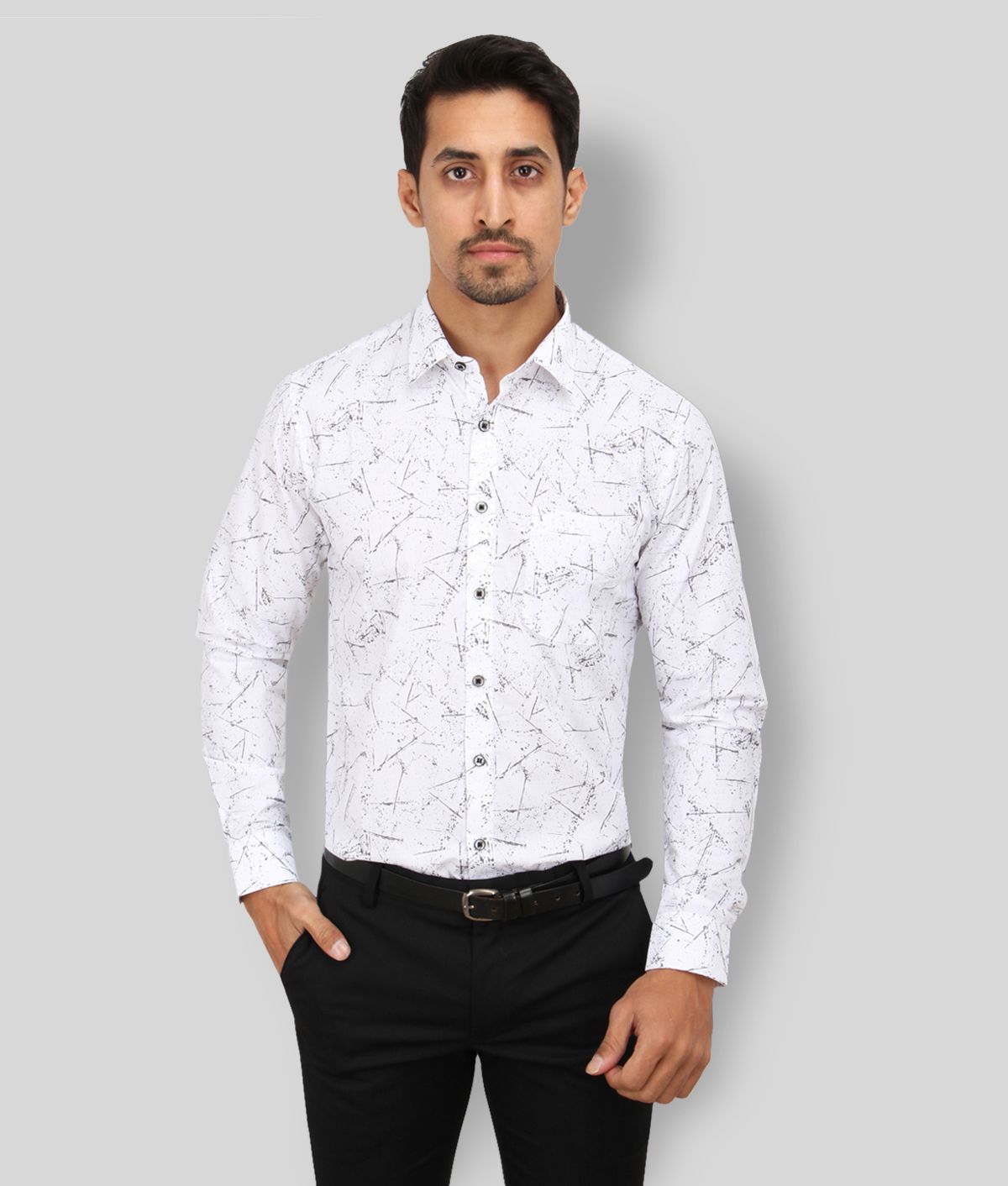     			Maharaja - White Cotton Blend Slim Fit Men's Casual Shirt ( Pack of 1 )