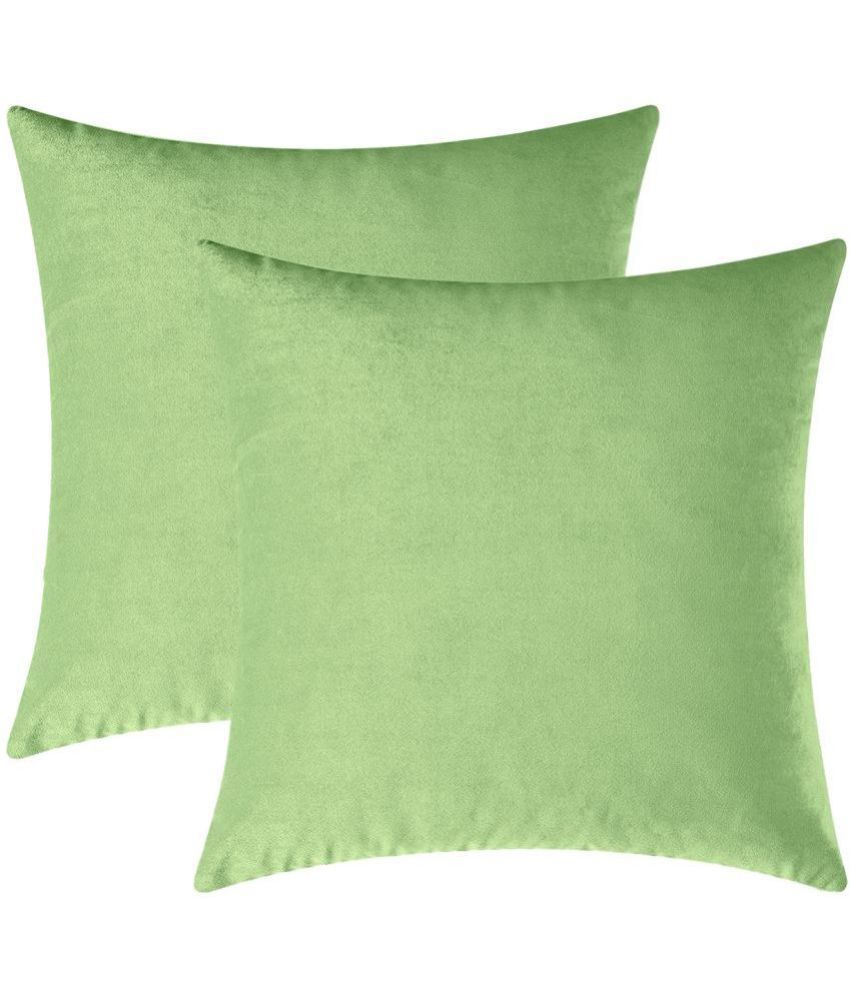     			SUGARCHIC - Sea Green Set of 2 Velvet Square Cushion Cover