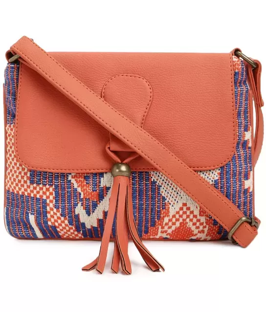 Essential Purses and Handbags You Need to Own