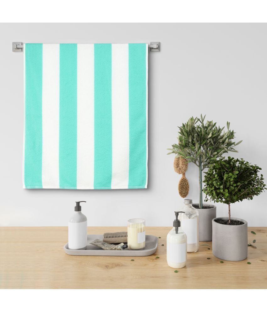     			URBAN MAGIC - Cotton Green Colorblock Bath Towel ( 67x140 ) cm Below 300 -GSM ( Pack of 1 )