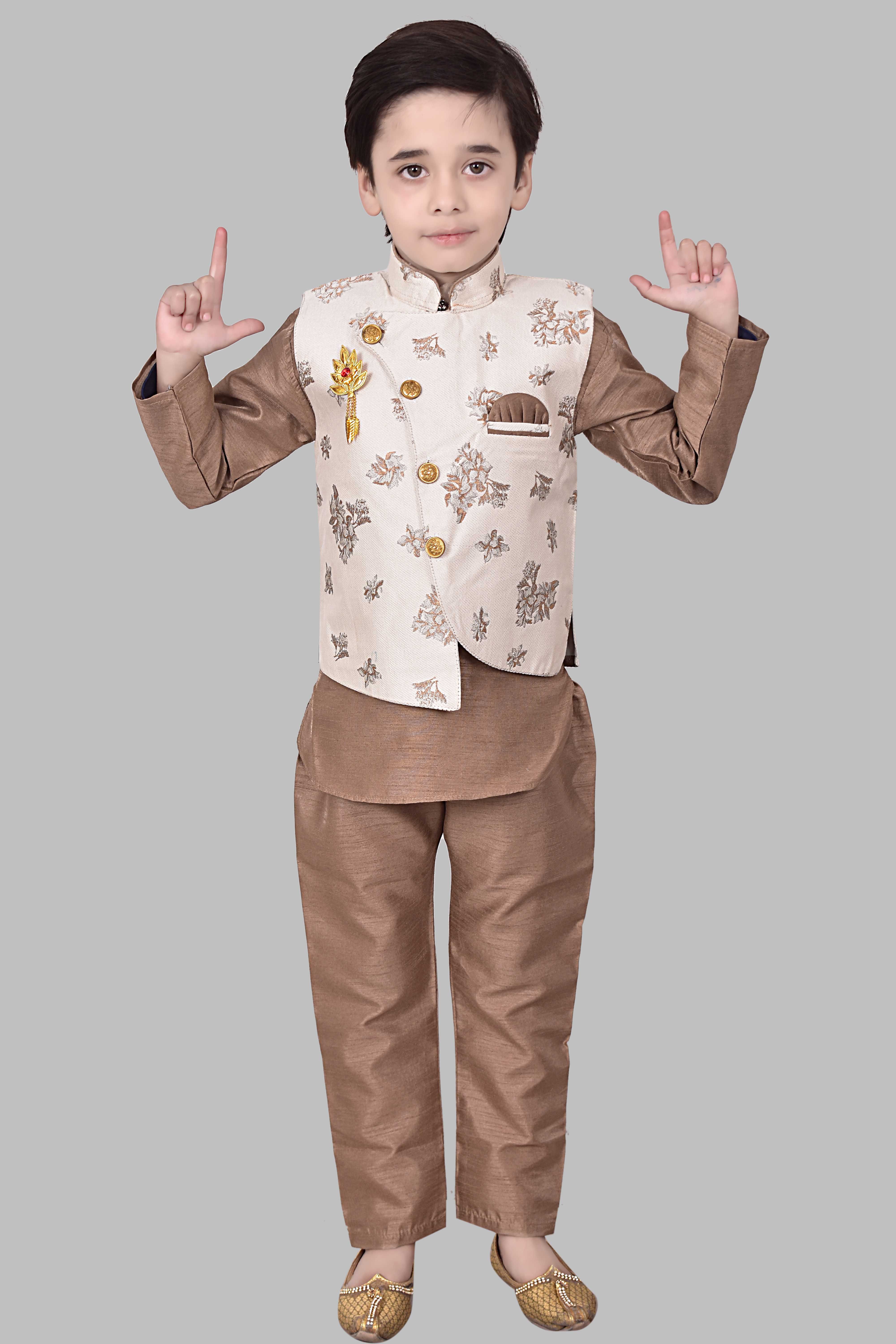     			Arshia Fashions - Brown Silk Blend Boys Indo Western Kurta & Pajama with Jacket Set ( Pack of 1 )