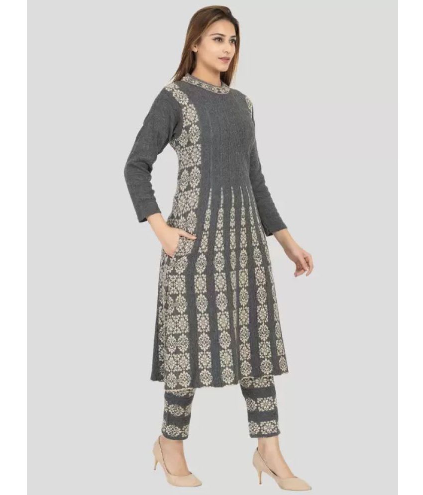     			SONNESTA - Grey Woollen Women's A-line Kurti ( Pack of 1 )