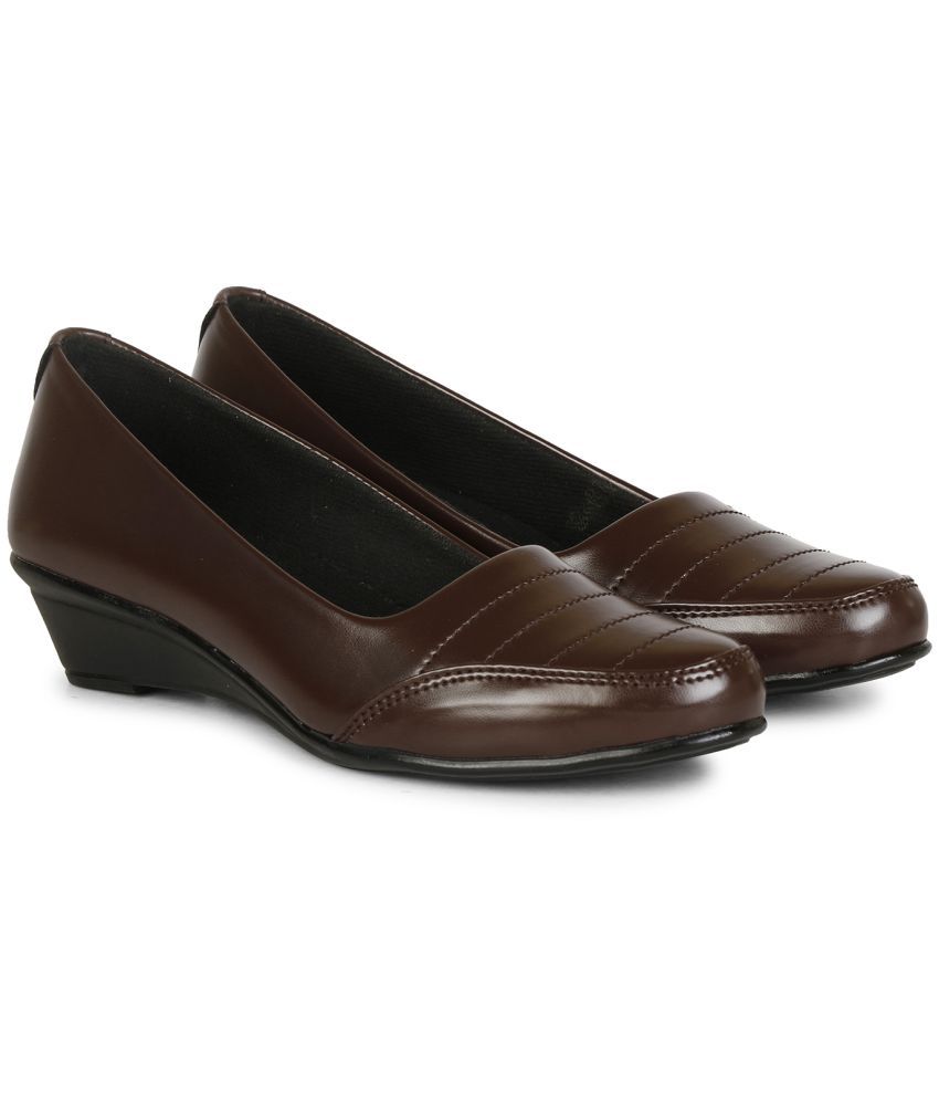     			Saheb - Brown Women's Formal Ballerinas