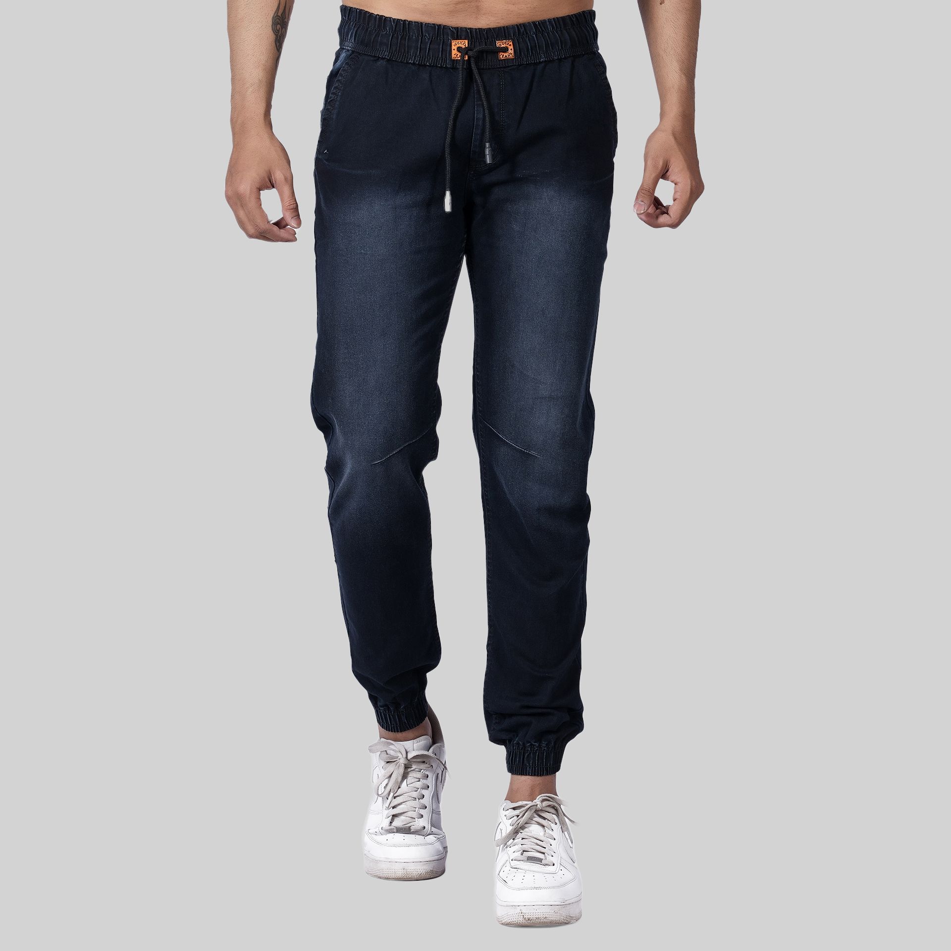     			Aflash - Black Denim Slim Fit Men's Jeans ( Pack of 1 )