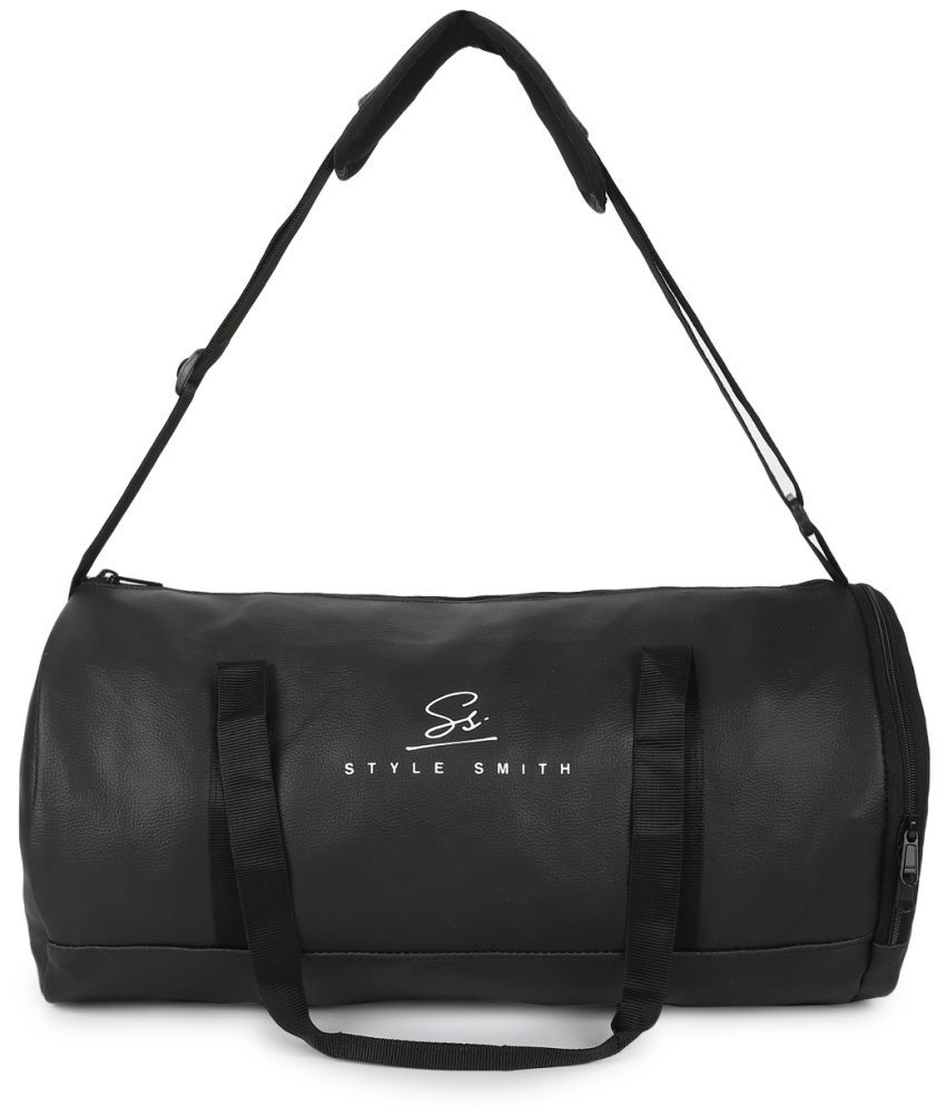     			Style Smith - Black PU Leather Gym Bag With Shoe Compartment (20 Ltrs)
