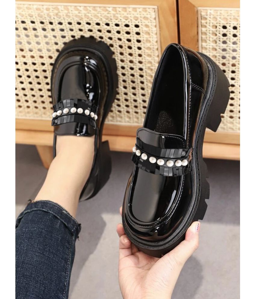     			Shoetopia - Black Women's Loafers