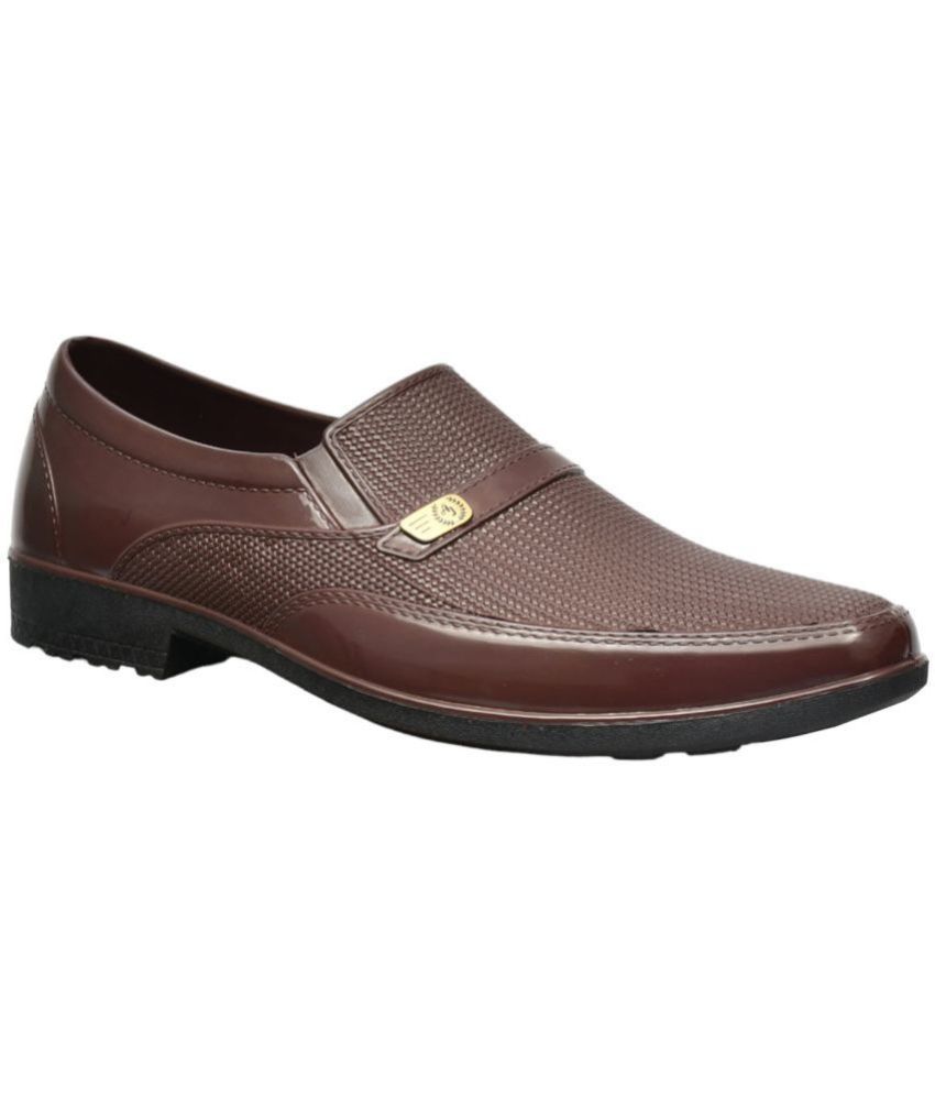     			Ajanta - Brown Men's Slip On Formal Shoes