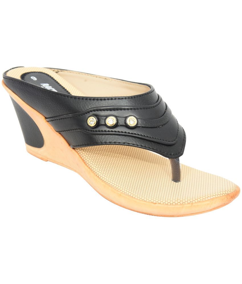     			Racecourse - Black Women's Slip On Heels