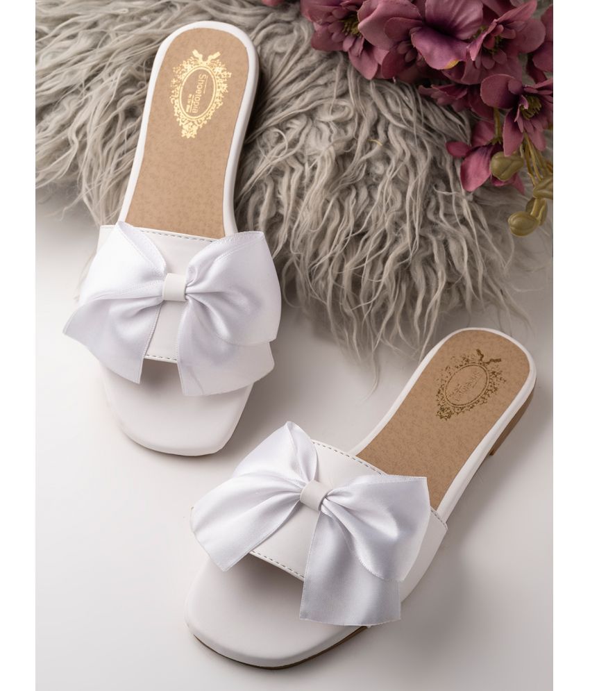     			Shoetopia Girls White Flats