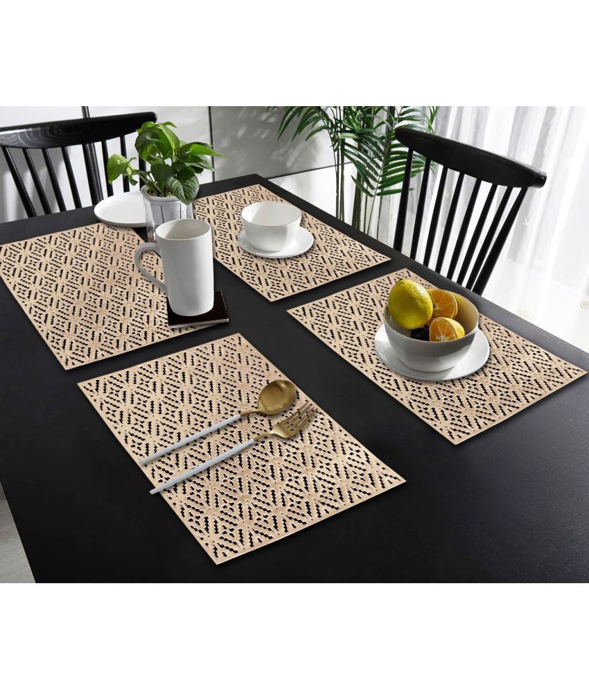     			HOMETALES PVC Abstract Rectangle Table Mats ( 45 cm x 30 cm ) Pack of 4 - Gold