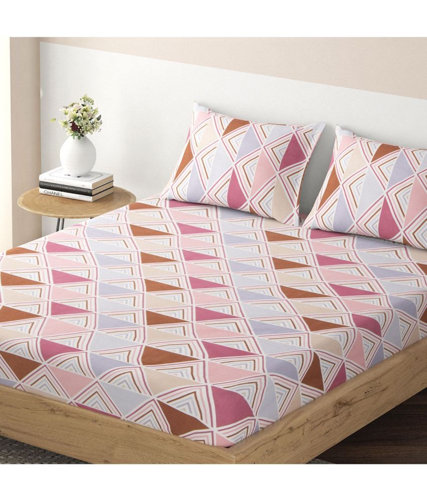     			HOKIPO Microfibre Geometric Fitted 1 Bedsheet with 2 Pillow Covers ( King Size ) - Pink