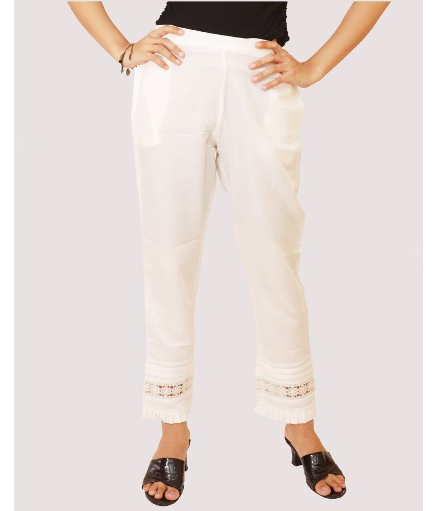     			AARLIZAH - White Cotton Blend Regular Women's Casual Pants ( Pack of 1 )