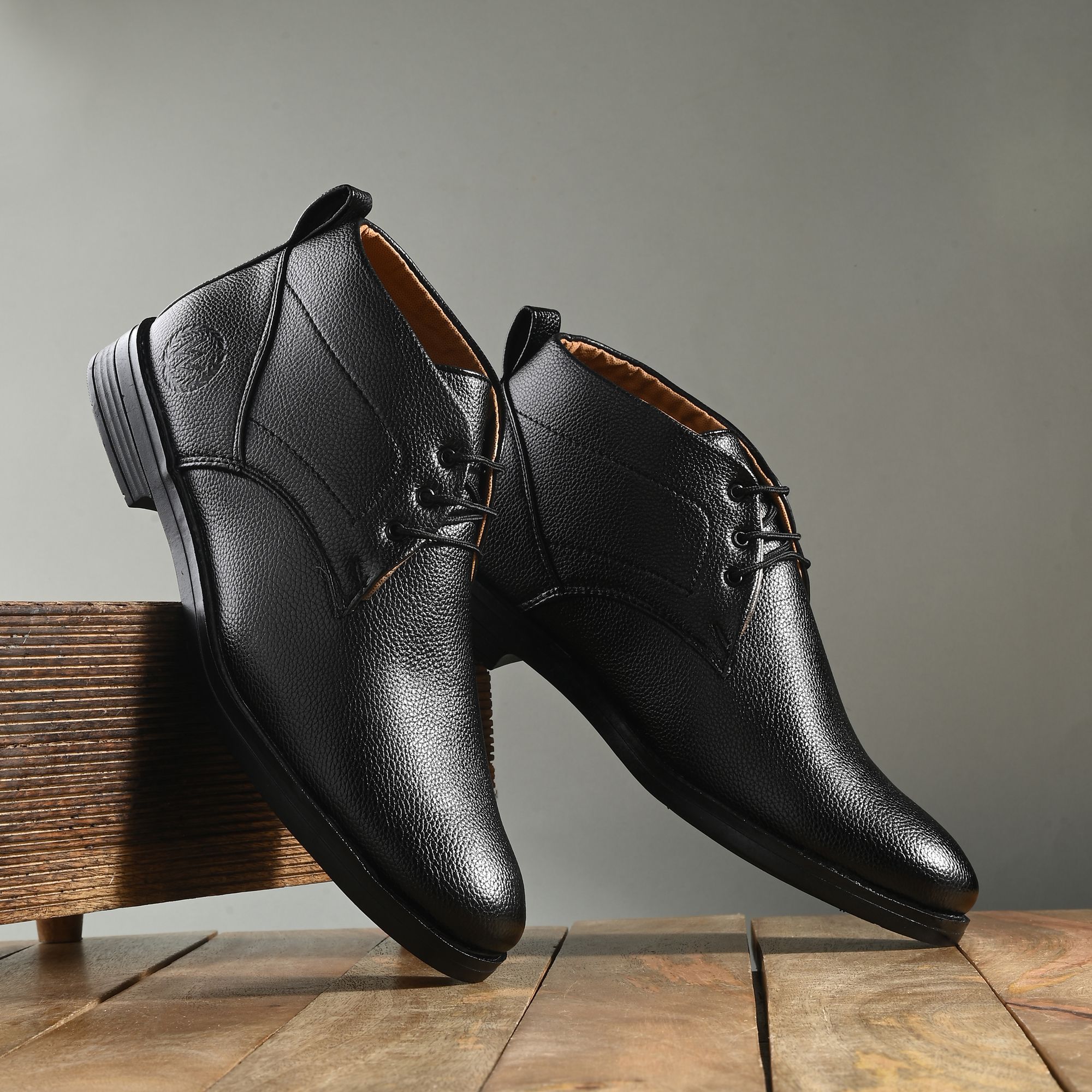     			Leeport - Black Men's Casual Boots