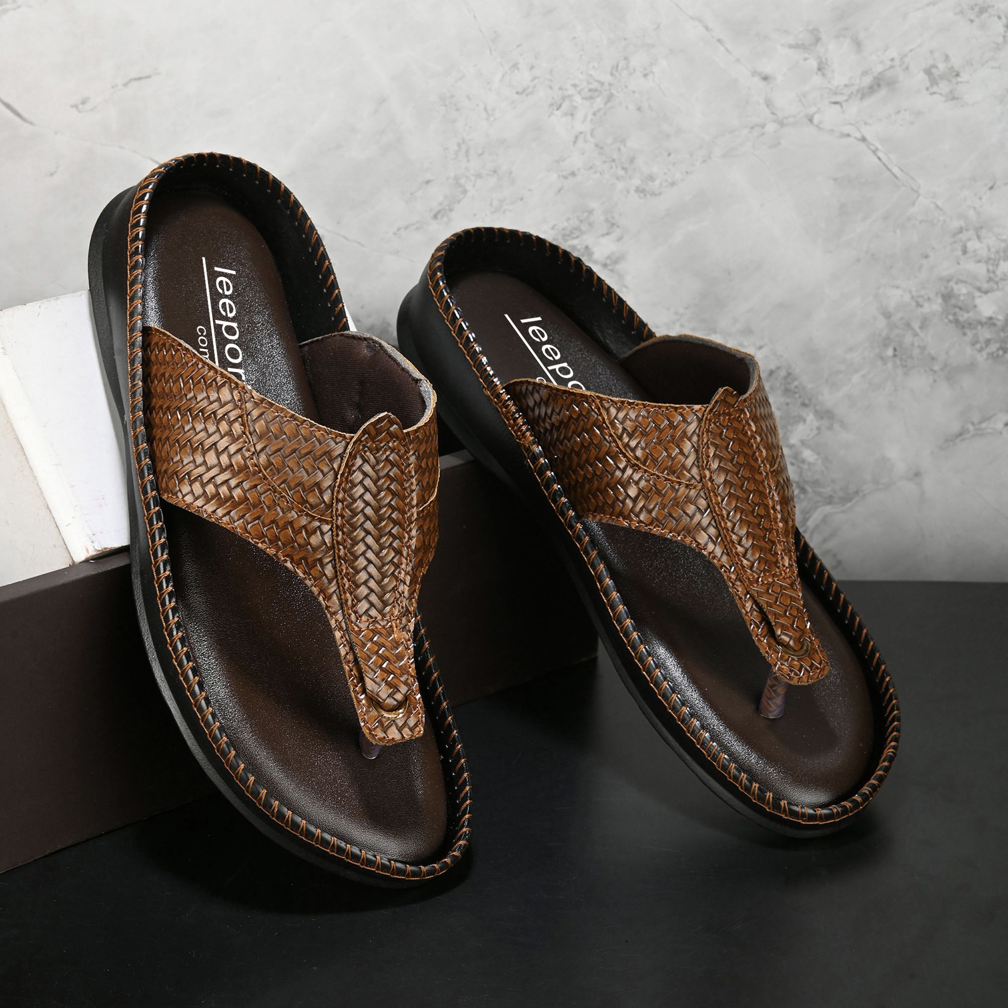     			Leeport - Tan Men's Leather Slipper